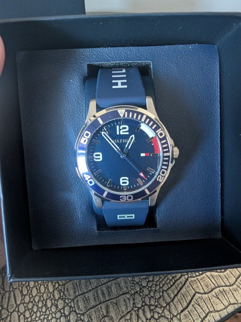 Tommy Hilfiger Kids Watch in box (Navy)